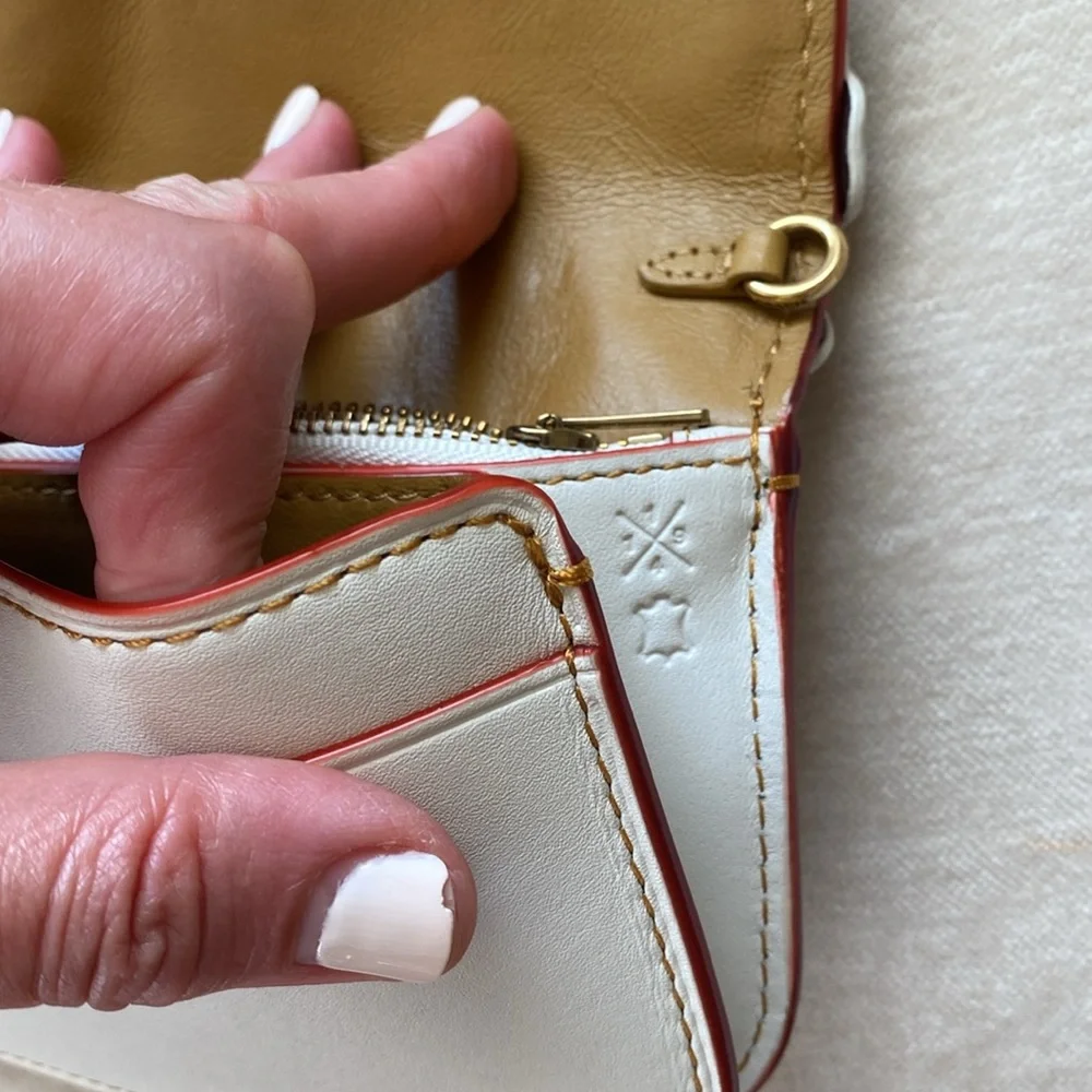 COACH 1941 Tea Rose Clutch CHALK
Wristlet Wallet - Picture 13 of 16